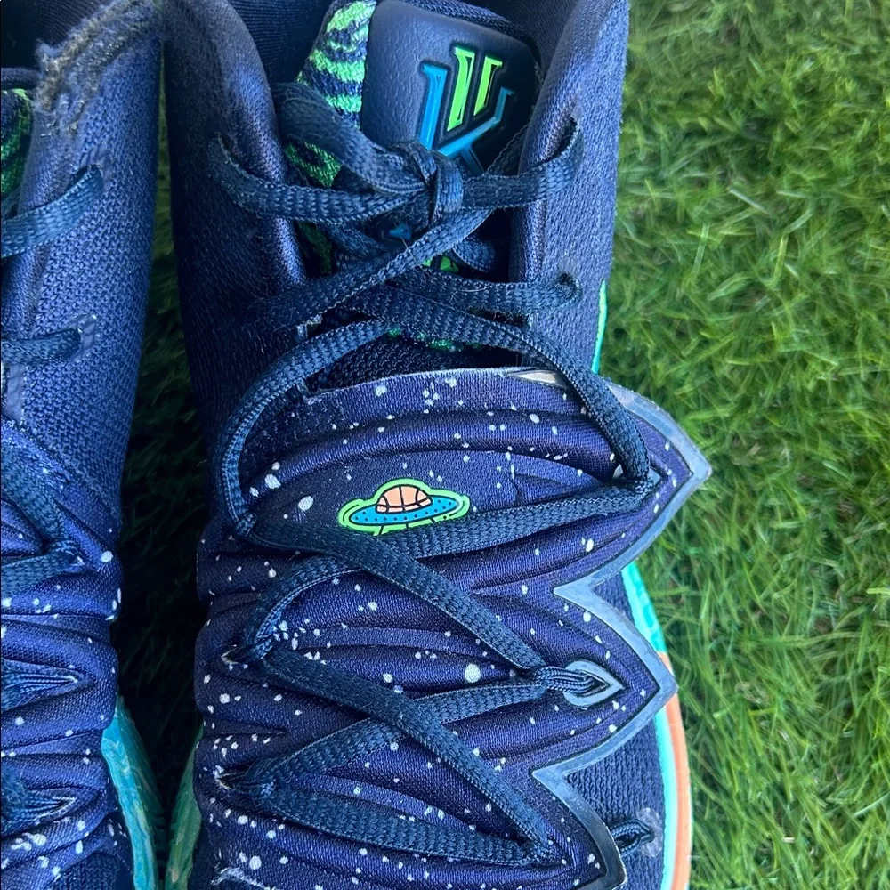 Nike‎ Men's Dark Blue and Bright Green Athletic Shoes